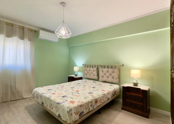 Sardine Holidays I Com Varanda E Vista Mar شقة